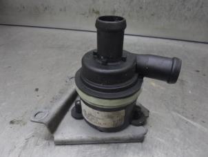 Used Water pump Chevrolet Captiva Price on request offered by Bongers Auto-Onderdelen Zeeland