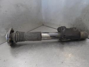 Used Front shock absorber, right Volkswagen Crafter Price on request offered by Bongers Auto-Onderdelen Zeeland