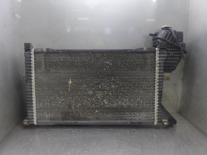 Usagé Radiateur Mercedes Sprinter Prix sur demande proposé par Bongers Auto-Onderdelen Zeeland