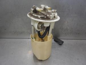 Used Electric fuel pump Peugeot 206 Price on request offered by Bongers Auto-Onderdelen Zeeland