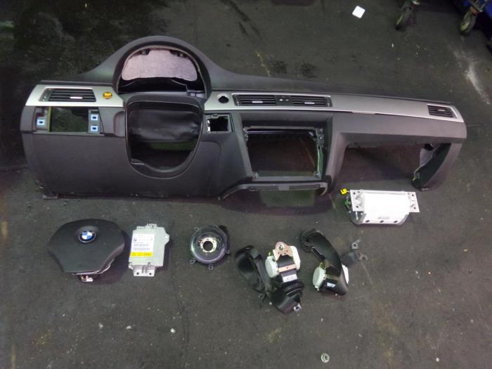 Juego y módulo de airbag de un BMW 3 serie (E90) 318d 16V 2005