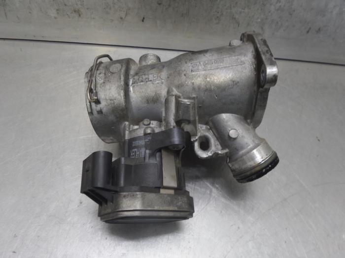 EGR valve from a Mercedes-Benz C Combi (S203) 2.2 C-220 CDI 16V 2006
