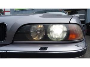 Used Headlight, left BMW 5 serie Touring (E39) 530d 24V Price on request offered by Bongers Auto-Onderdelen Zeeland