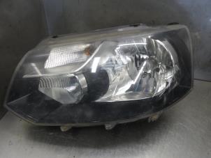 Used Headlight, left Volkswagen Transporter Price on request offered by Bongers Auto-Onderdelen Zeeland