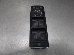 Używane Przelacznik elektrycznej szyby Mercedes C-Klasse Cena na żądanie oferowane przez Bongers Auto-Onderdelen Zeeland