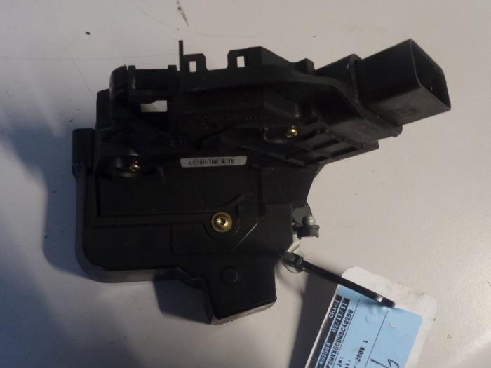 Front door lock mechanism 4-door, right Ford Focus 2 Wagon 1.6 16V - 6PINS