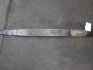 Used Front leaf spring Volkswagen Crafter 2.0 TDI 16V Price on request offered by Bongers Auto-Onderdelen Zeeland