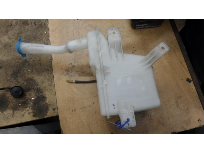 Front windscreen washer reservoir from a Daewoo Matiz 0.8 S,SE 2010