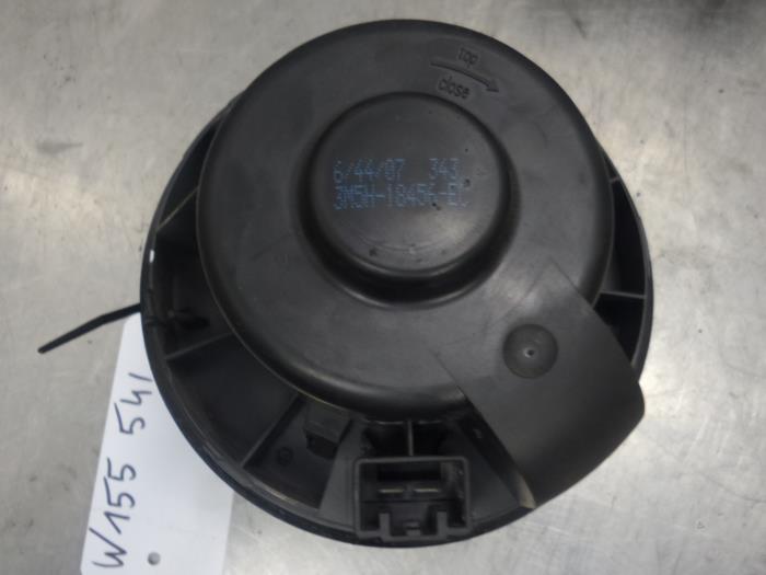 Heating and ventilation fan motor from a Ford Focus 2 Wagon 1.6 TDCi 16V 90 2008