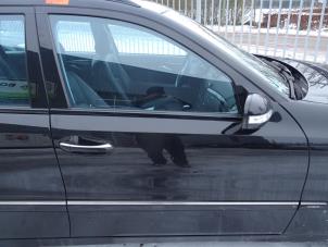 Used Front door 4-door, right Mercedes E-Klasse Price on request offered by Bongers Auto-Onderdelen Zeeland