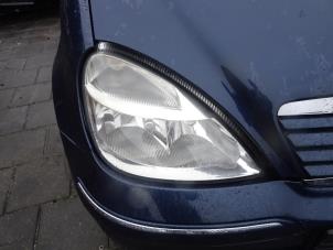 Used Headlight, right Mercedes A-Klasse Price on request offered by Bongers Auto-Onderdelen Zeeland