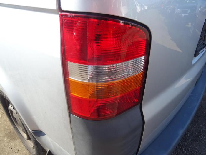 Rücklicht links van een Volkswagen Transporter 2009