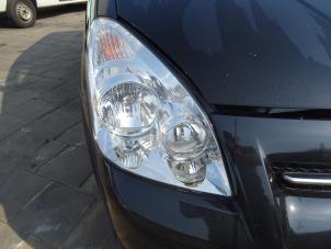 Used Headlight, right Toyota Corolla Verso Price on request offered by Bongers Auto-Onderdelen Zeeland