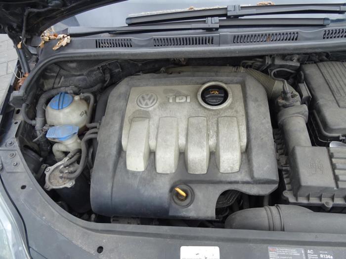 Motor van een Volkswagen Golf Plus 2006
