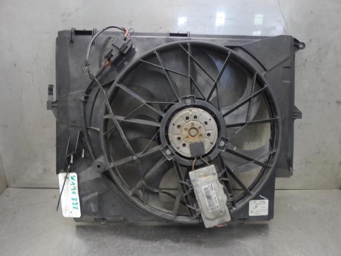 Ventilateur d'un BMW 1 serie (E87/87N) 118d 16V 2006