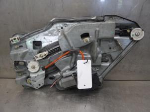 Używane Mechanizm szyby prawej tylnej wersja 2-drzwiowa Peugeot 206 CC (2D) 1.6 16V Cena na żądanie oferowane przez Bongers Auto-Onderdelen Zeeland