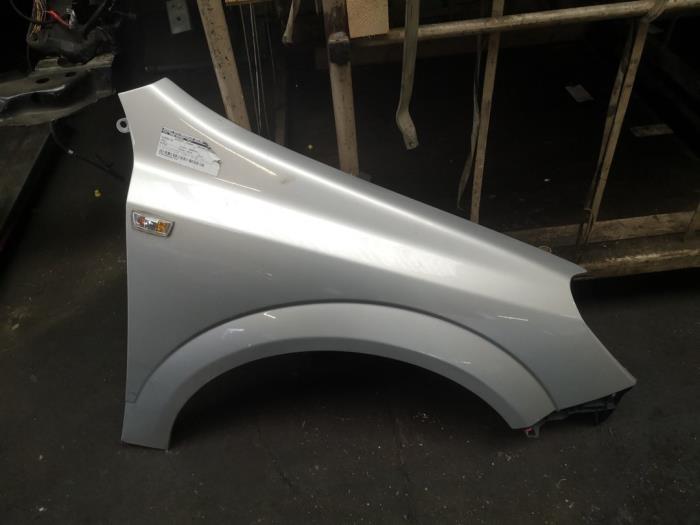 Front wing, right from a Opel Astra 2010