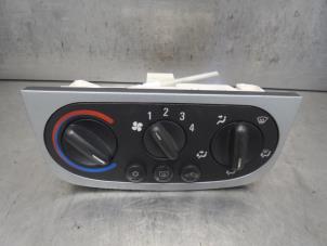 Usados Panel de control de calefacción Opel Corsa C (F08/68) 1.0 12V Precio de solicitud ofrecido por Bongers Auto-Onderdelen Zeeland
