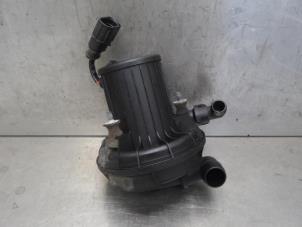 Used Secondary pump Volkswagen Passat Price on request offered by Bongers Auto-Onderdelen Zeeland