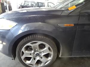 Used Front wing, left Ford Mondeo Price on request offered by Bongers Auto-Onderdelen Zeeland
