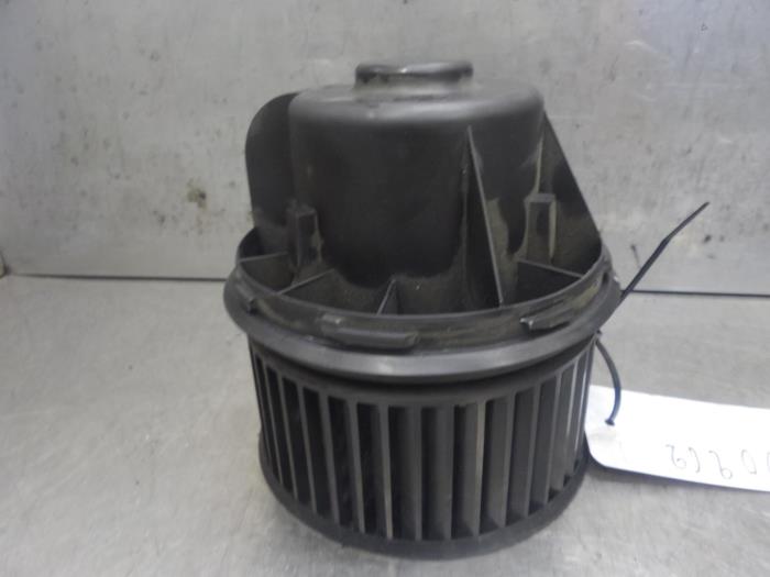 Motor de ventilador de calefactor de un Ford Focus 2 Wagon 1.6 TDCi 16V 90 2009