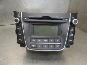 Używane Radio Hyundai i30 Wagon (GDHF5) 1.6 CRDi Blue Drive 16V VGT Cena na żądanie oferowane przez Bongers Auto-Onderdelen Zeeland