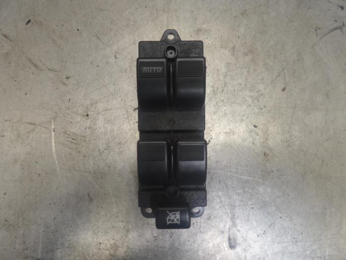 Usados Interruptor de ventanilla eléctrica Mazda MPV (LW19/69) 2.0 CiTD 16V Precio de solicitud ofrecido por Bongers Auto-Onderdelen Zeeland