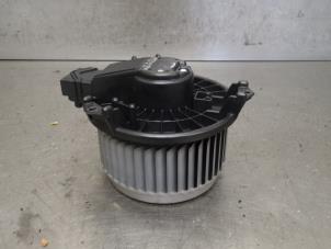 Usados Motor de ventilador de calefactor Toyota Yaris Precio de solicitud ofrecido por Bongers Auto-Onderdelen Zeeland