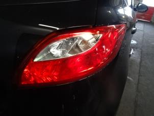 Usados Luz trasera derecha Mazda 2. Precio de solicitud ofrecido por Bongers Auto-Onderdelen Zeeland