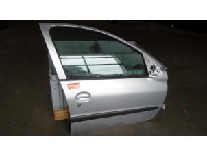 Używane Drzwi prawe przednie wersja 4-drzwiowa Peugeot 206 PLUS Cena na żądanie oferowane przez Bongers Auto-Onderdelen Zeeland