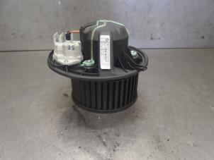 Used Heating and ventilation fan motor BMW 1 serie (E87/87N) 118d 16V Price on request offered by Bongers Auto-Onderdelen Zeeland