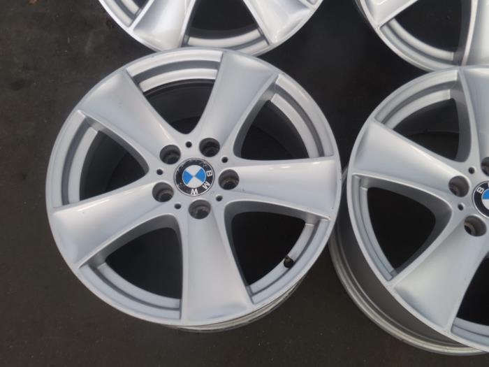 Set of sports wheels from a BMW X5 2009