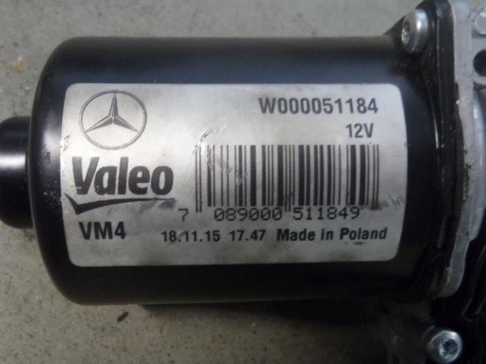 Motor limpiaparabrisas delante de un Mercedes-Benz Vito Tourer (447.7) 2.2 116 CDI 16V 2016