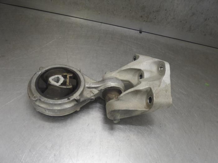 Used Engine mount Nissan X-Trail (T32) Price on request offered by Bongers Auto-Onderdelen Zeeland