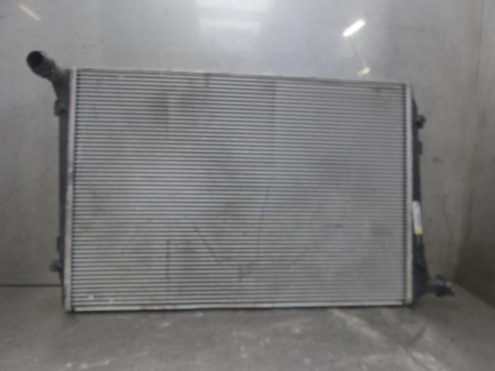 Used Radiator Volkswagen Passat Price on request offered by Bongers Auto-Onderdelen Zeeland