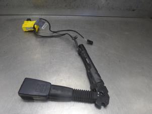 Used Seatbelt tensioner, right BMW 1-Serie Price on request offered by Bongers Auto-Onderdelen Zeeland