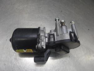 Used Front wiper motor Mini Mini Open (R57) 2.0 Cooper D 16V Price on request offered by Bongers Auto-Onderdelen Zeeland