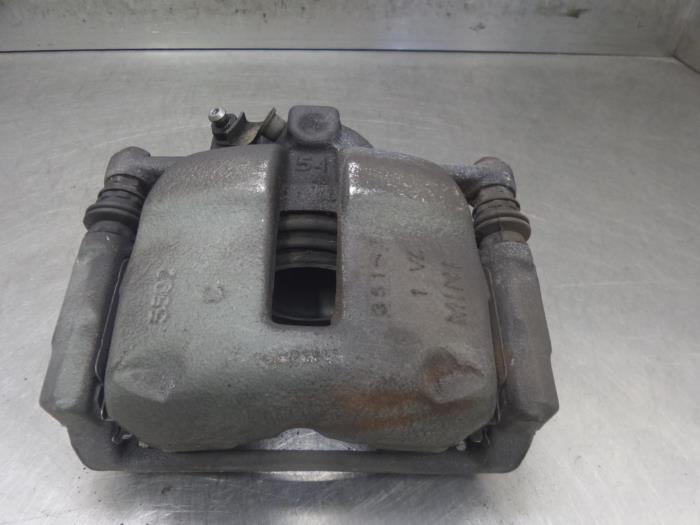 Front brake calliper, right from a MINI Mini Open (R57) 2.0 Cooper D 16V 2014