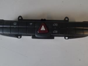 Usados Interruptor de luz de pánico Volkswagen Crafter Precio de solicitud ofrecido por Bongers Auto-Onderdelen Zeeland