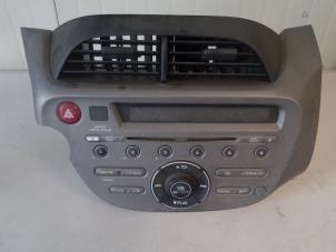 Usados Radio Honda Jazz (GE6/GE8/GG/GP) 1.2 VTEC 16V Precio de solicitud ofrecido por Bongers Auto-Onderdelen Zeeland