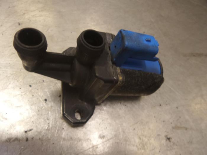 Electric heater valve from a Peugeot 407 2004