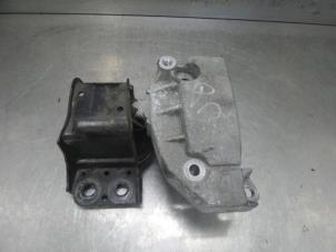 Used Engine mount Renault Scénic II (JM) 1.6 16V Price on request offered by Bongers Auto-Onderdelen Zeeland