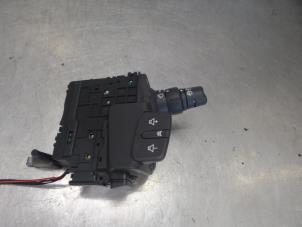 Usados Interruptor de limpiaparabrisas Renault Scénic II (JM) 1.6 16V Precio de solicitud ofrecido por Bongers Auto-Onderdelen Zeeland