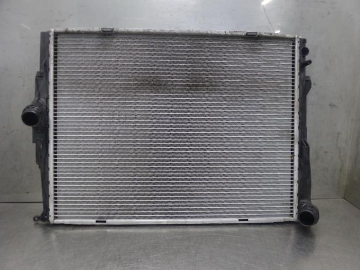 Radiator from a BMW 1-Serie 2008