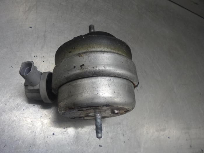Engine mount from a Audi A4 2008