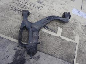 Used Front wishbone, right Landrover Discovery III (LAA/TAA) 2.7 TD V6 Price on request offered by Bongers Auto-Onderdelen Zeeland