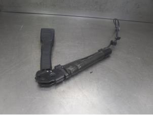 Used Seatbelt tensioner, right BMW 3 serie Touring (E91) 320d 16V Corporate Lease Price on request offered by Bongers Auto-Onderdelen Zeeland