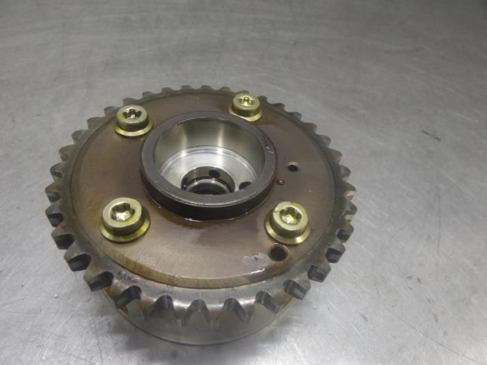 Camshaft sprocket from a Seat Leon 2009
