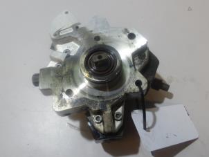 Used Mechanical fuel pump Kia Carens Price on request offered by Bongers Auto-Onderdelen Zeeland