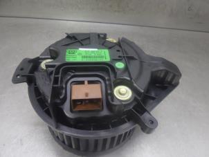 Used Heating and ventilation fan motor Audi A4 (B6) 1.9 TDI PDE 130 Price on request offered by Bongers Auto-Onderdelen Zeeland